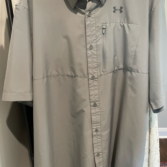 Mens Under Armour heat gear loose shirt. - Picture 5 of 12